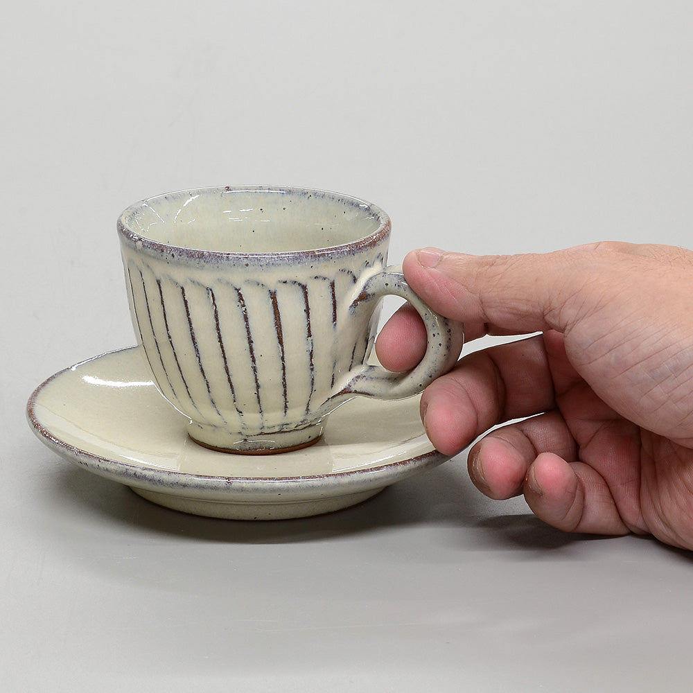白釉彫 丸 コーヒー碗皿