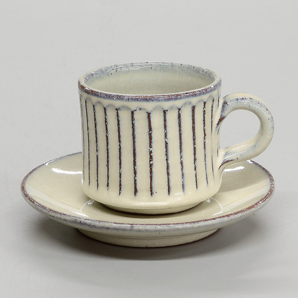 白釉彫 コーヒー碗皿
