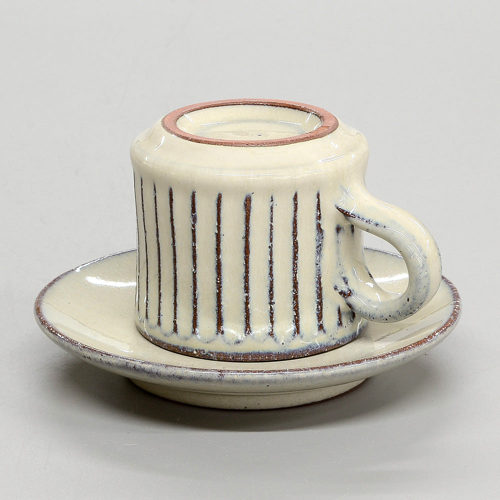白釉彫 コーヒー碗皿