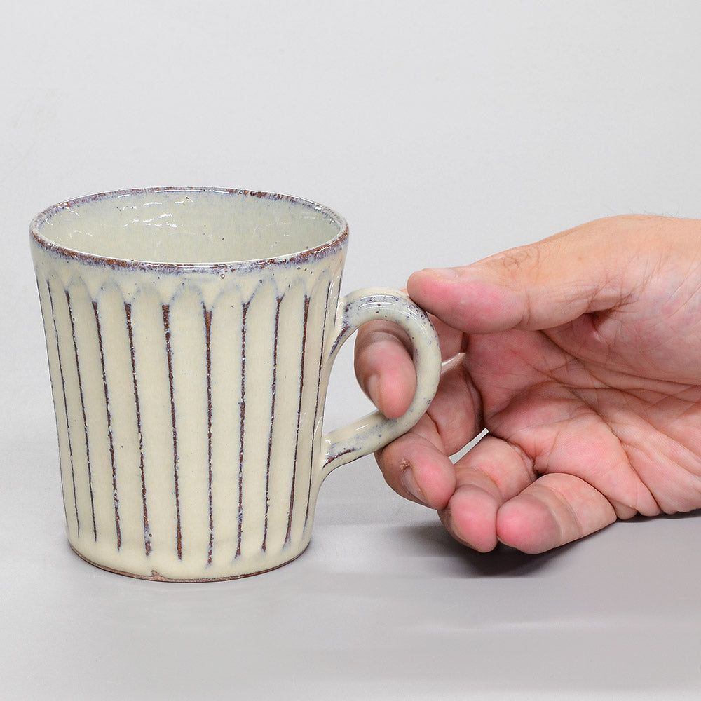 白釉彫 マグカップ